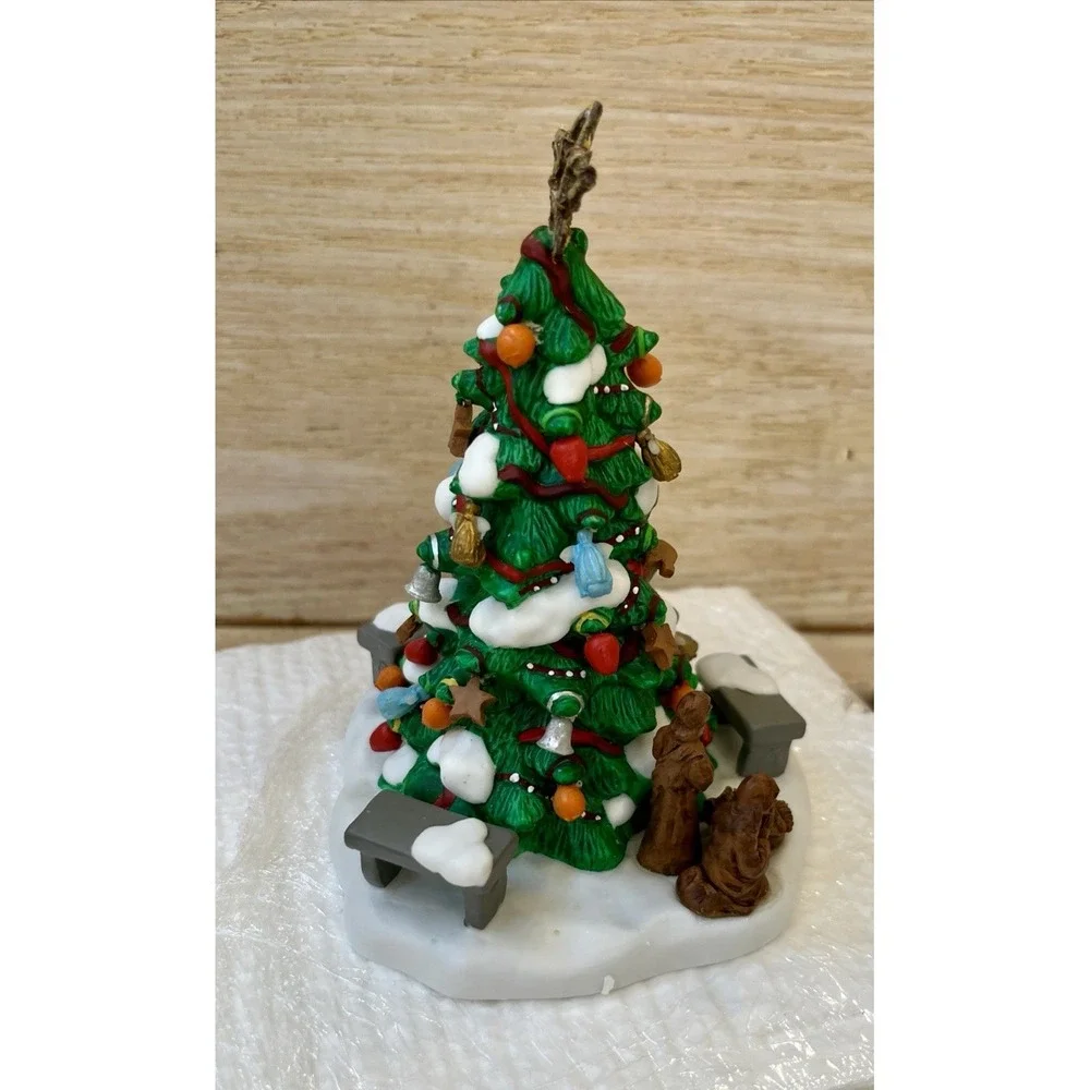Vtg Dept. 56 New England Village New England Town Tree Nativity #56695 2008